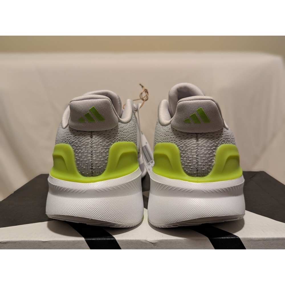 Adidas Ultra run Size 5Y - Picture 4 of 5